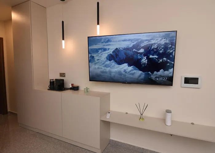 Thea Dora 10b Luxe * Salonic