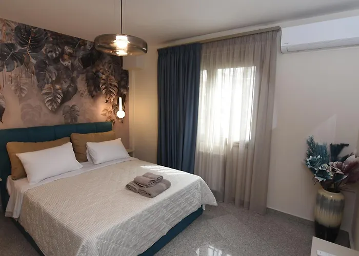 Thea Dora 10b Luxe