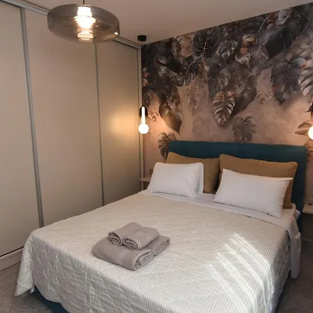 Thea Dora 10b Luxe *